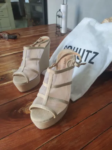Vendo sandália Schutz 36 