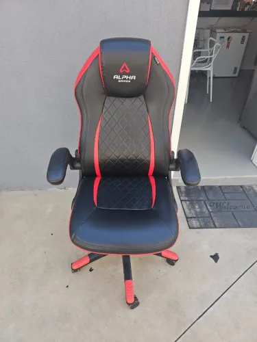 Cadeira Gamer Alpha Gamer - Couro Sintético Preto/Vermelho