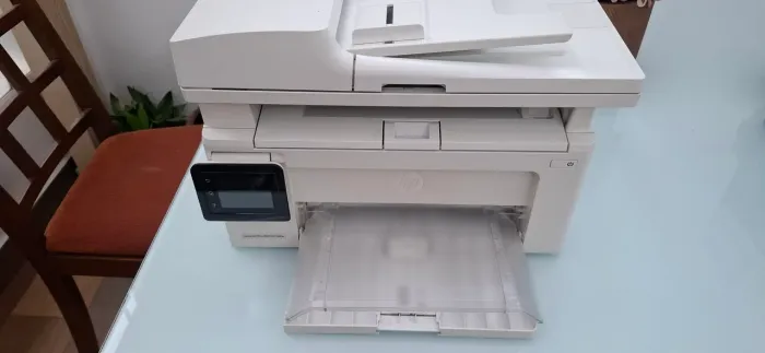 Impressora hp laserjet Pro MFP M 130fw usada