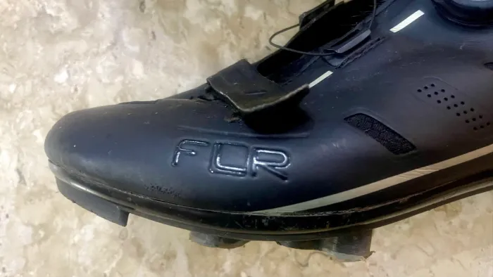Sapatilha ciclismo speed road marca FLR cor preta