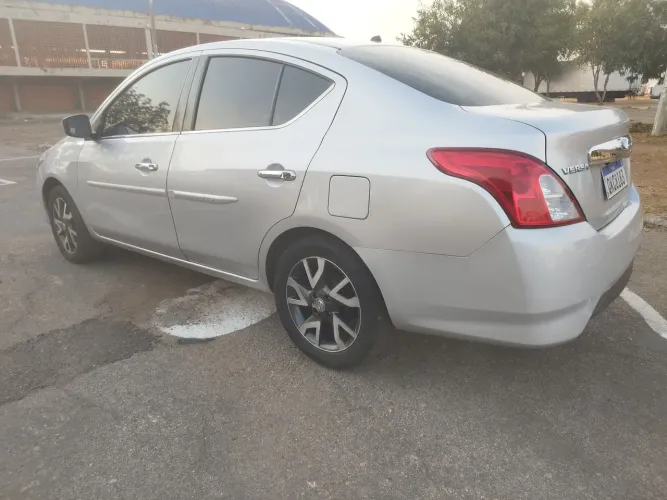 Nissan Versa SL 1.6 16V Flexstart 4P Mec. 2016