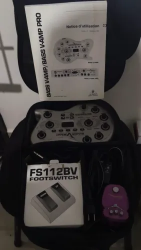 Behringer Bass V-Amp Pro + Oitavador Danalectro + Footswitch FS112BV
