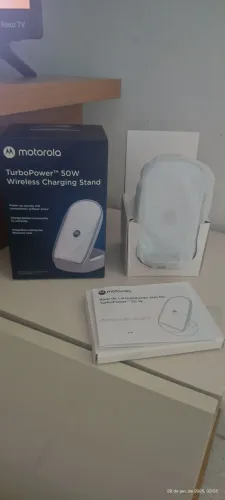 Carregador Motorola sem fio 50W com Refrigeração e leds Todo novo, na caixa, original