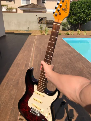 Guitarra Condor