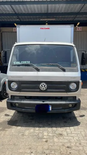 Vw 8160 delivery com baixo km e baú zero