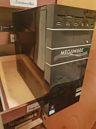 PC * CPU Intel Dual Core / 4GB DDR2 / HD 500GB