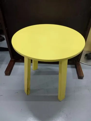 Mesa de Apoio para Escritório - Amarela