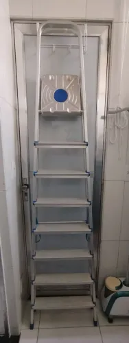 Escada de Alumínio 8 degraus