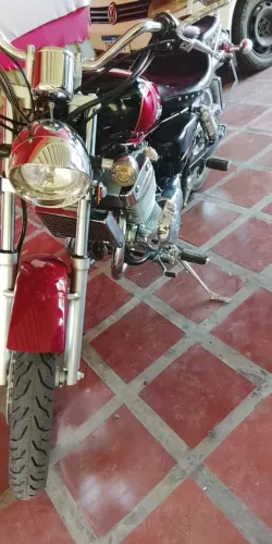Vendo moto custom 