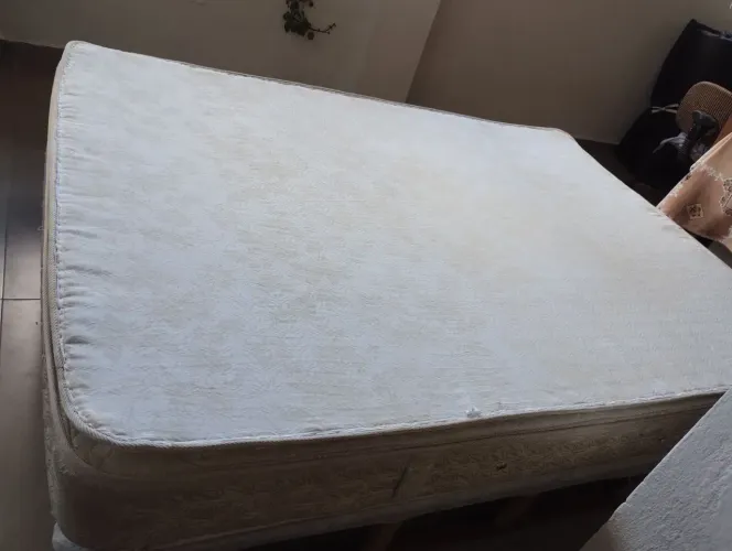 COLCHÃO DE CASAL DE MOLAS ENSACADAS 200