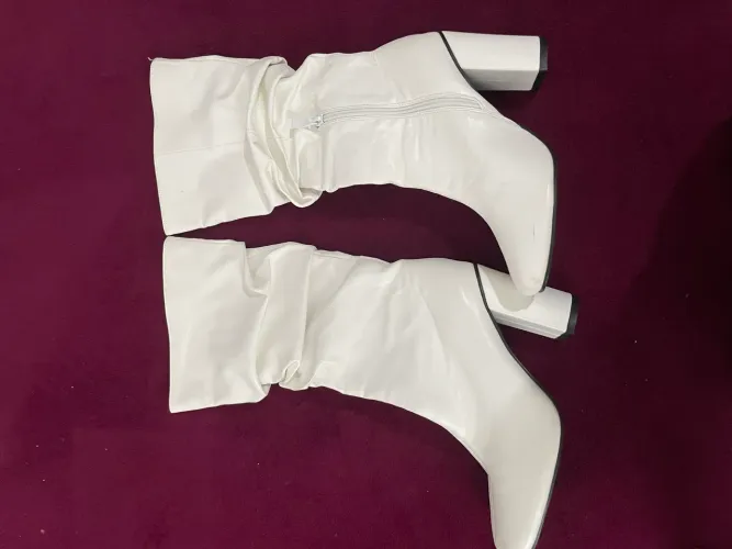 Bota de couro branco- Usada apenas 1 vez!!!