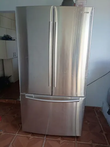 Vendo geladeira 