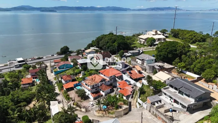 Pousada à venda em São Miguel, Biguaçu - SC I Com piscina, próximo ao mar