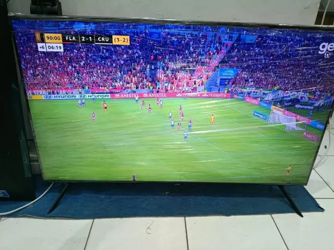 Vendo tv 50 polegadas smart 4k Samsung perfeito somente venda