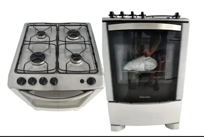 Fogão 4 bocas Eletrolux ( usado 220w) semi novo