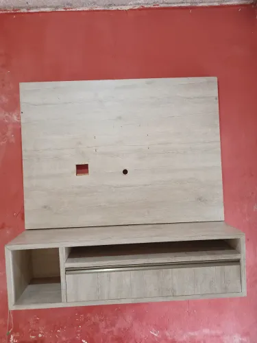 Painel de tv em bloco de madeira 1,60 por 1,60 