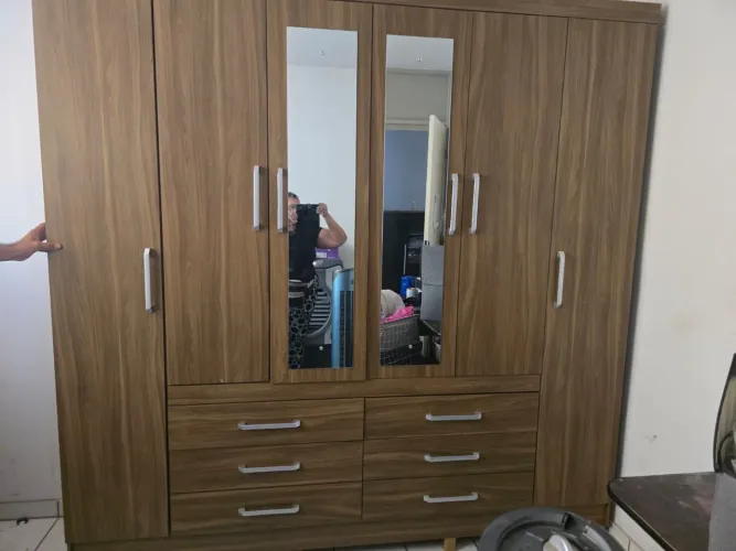 Guarda-Roupa semi novo 