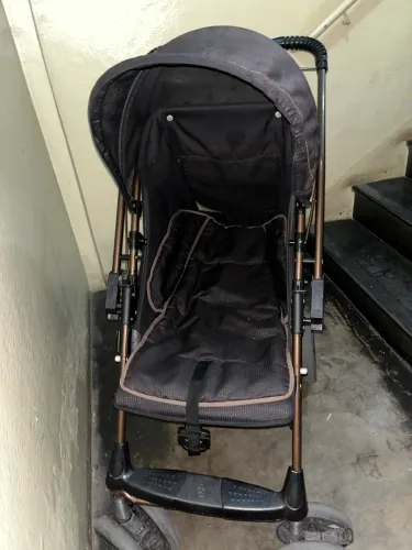 Vendo carrinho de bebê 