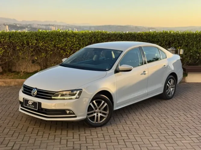 Volkswagen Jetta Comfortline 1.4 TSI 16V 4P Aut. 2017