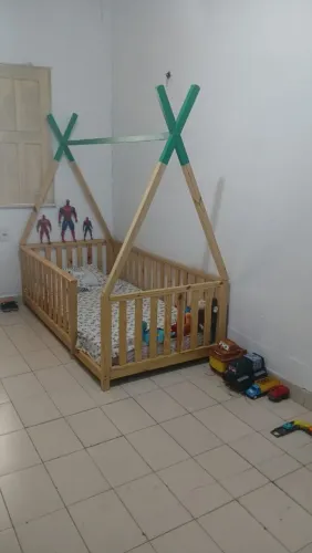Cama de madeira Montessoriana tamanho Solteirão