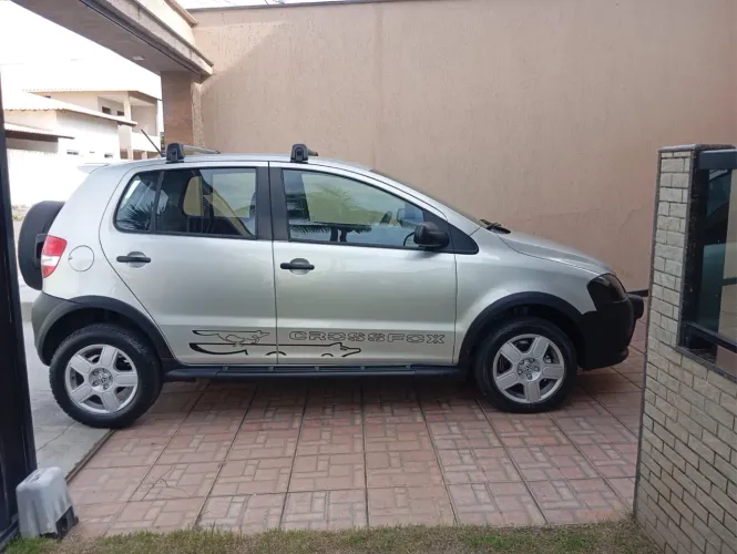 Volkswagen Crossfox 1.6 MI Total Flex 8V 5P 2009
