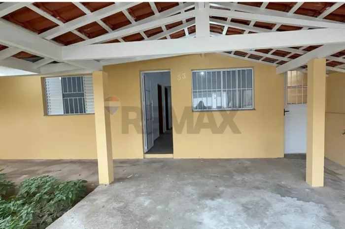 Casa com 3 dormitórios para locação em Cabreúva.