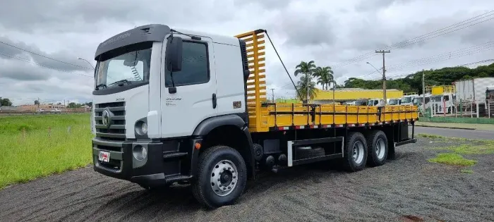 VW 31330 6X4 2020 CARROCERIA CABINE LEITO BRANCA 2019/2020