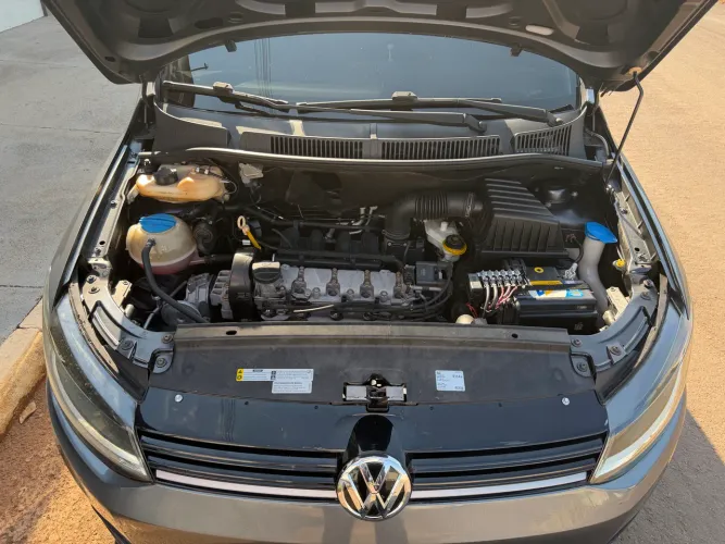 Volkswagen Fox Comfortline 1.6 Flex 8V 5P 2016