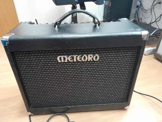 Amplificador Meteoro Mgv 7 Guitarra Valvulado Com Celestion