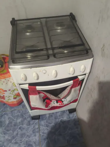ola tudo bem vendendo um fogão de quatro boca funcionando perfeitamente só estar um