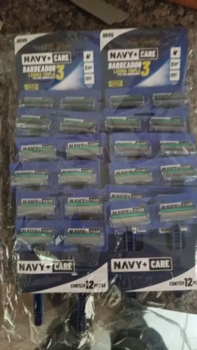 Cartela com 24 barbeadores Navy 3 lâminas 