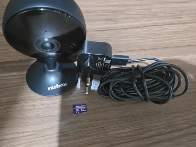1Câmera Inteligente iM3 C Black Intelbras C/ 1 cartão de 64 GB