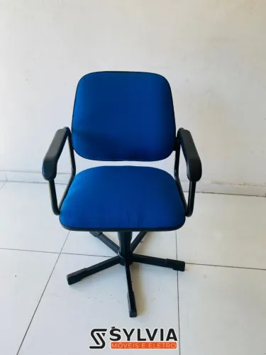 Cadeira de escritório acolchoada azul