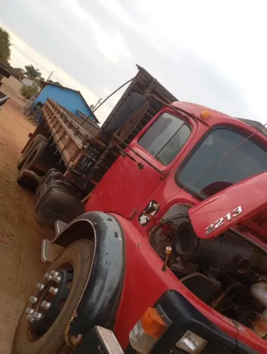Caminhão Mercedes truk
