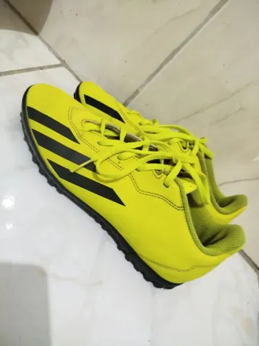 chuteira society adidas crazyfast verde 35/36 com boas condições (usada)