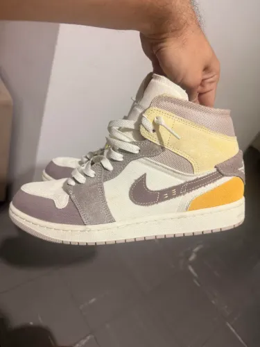 Nike Air Jordan 1 Mid SE Craft "Inside Out - Taupe Haze"