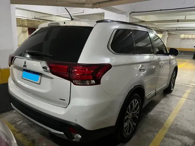Mitsubishi Outlander 2.2 165cv Diesel Aut. 2016