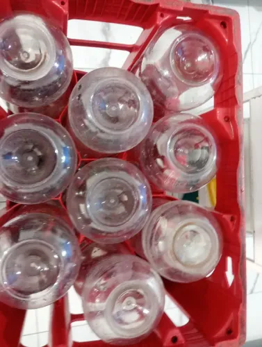 Engradado de coca-cola retornável 2 litros, com garrafas .