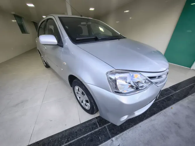 Toyota Etios XS 1.3 Flex 16V 5P Mec. 2013