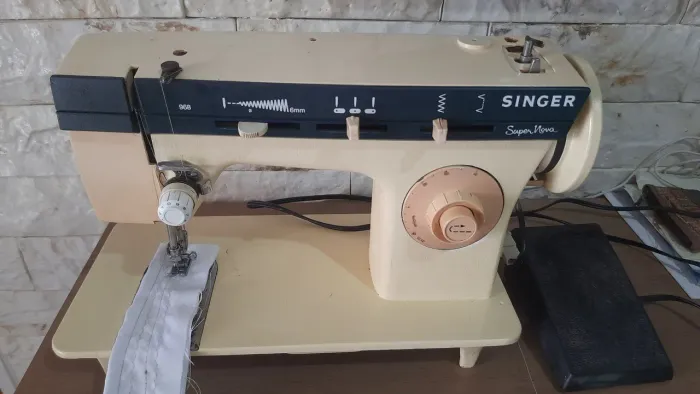 Máquina costura Singer 968 Super Nova