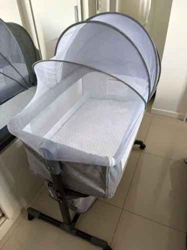 Berço bebê portátil Moisés com Mosquiteiro e modo balanço 