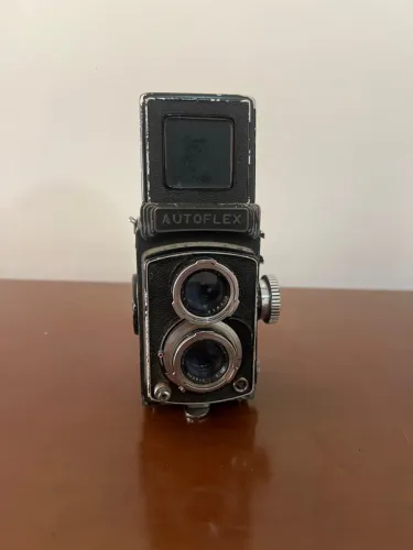 Máquina fotográfica antiga década de 1950