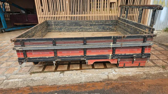 Carroceria / Caçamba F1000