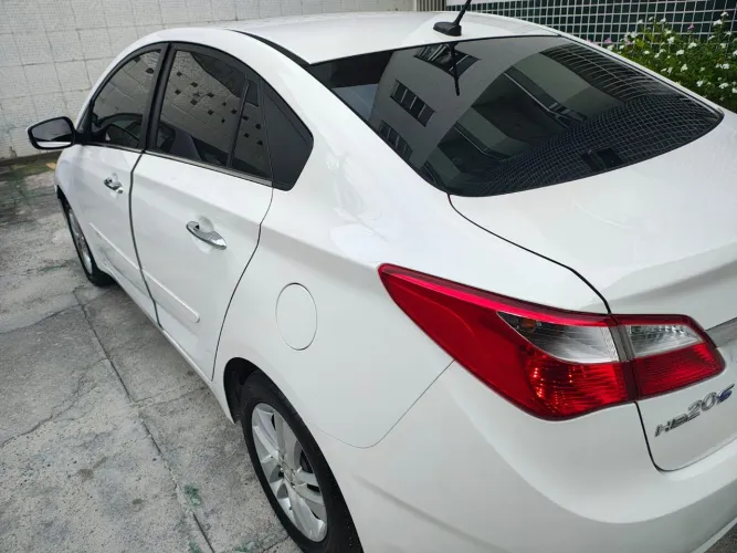 Hyundai HB20S Premium 1.6 Flex 16V Aut. 4P 2015