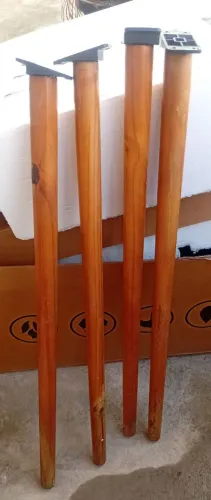 Perna d mesa em madeira