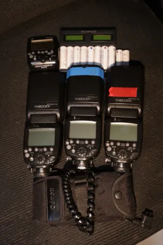 Kit de 3 Flashes Speedlite da Yongnuo