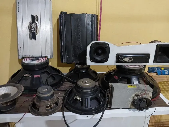 Vendo peças de som paredão *52