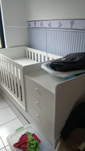 Berço que vira cama