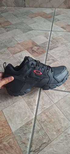 BOTA OAKLEY HALFTRACK LOW 2 100% ORIGINAL. TAM:41.