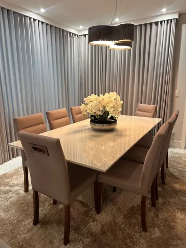 Mesa de jantar moderna